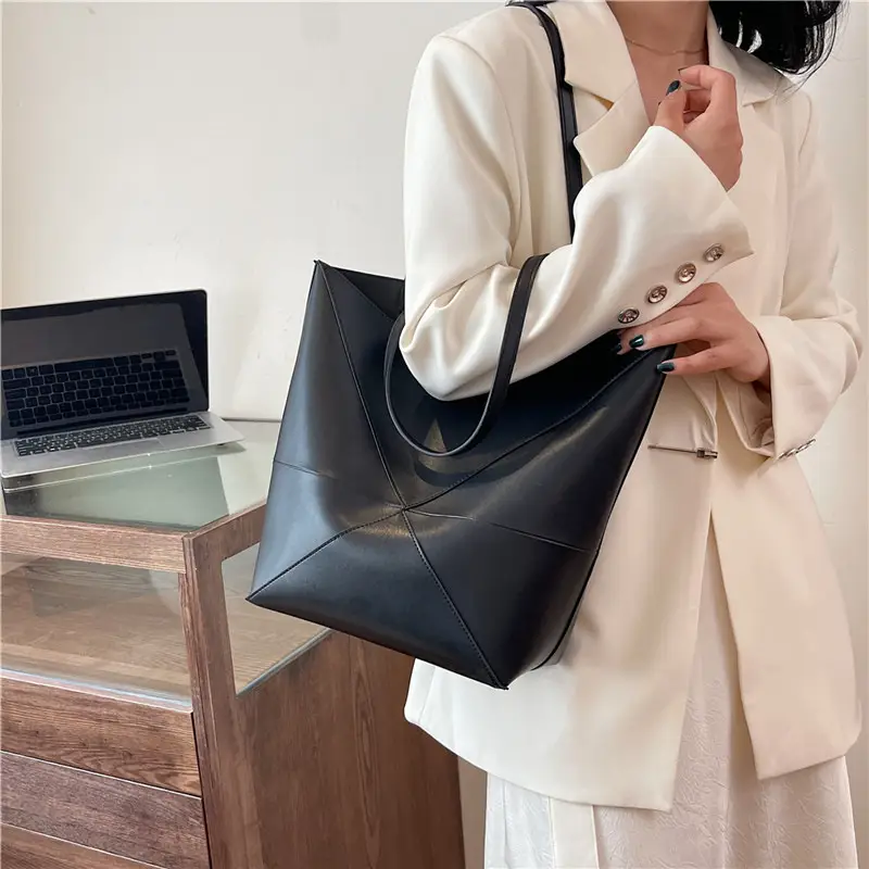 Customizable Large Capacity Leather Tote Bag with Logo - Image 5