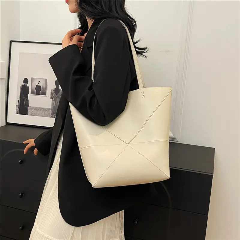 Customizable Large Capacity Leather Tote Bag with Logo - Image 6