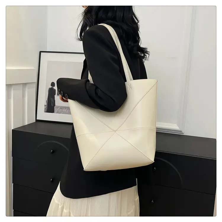 Customizable Large Capacity Leather Tote Bag with Logo — feature 13