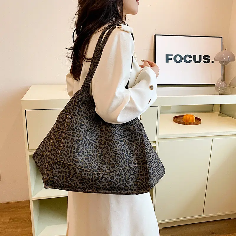 Leopard Print Women's Large Tote Bag 2024 - Image 5
