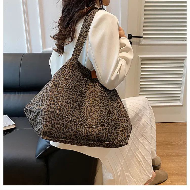 Leopard Print Women's Large Tote Bag 2024 — feature 10