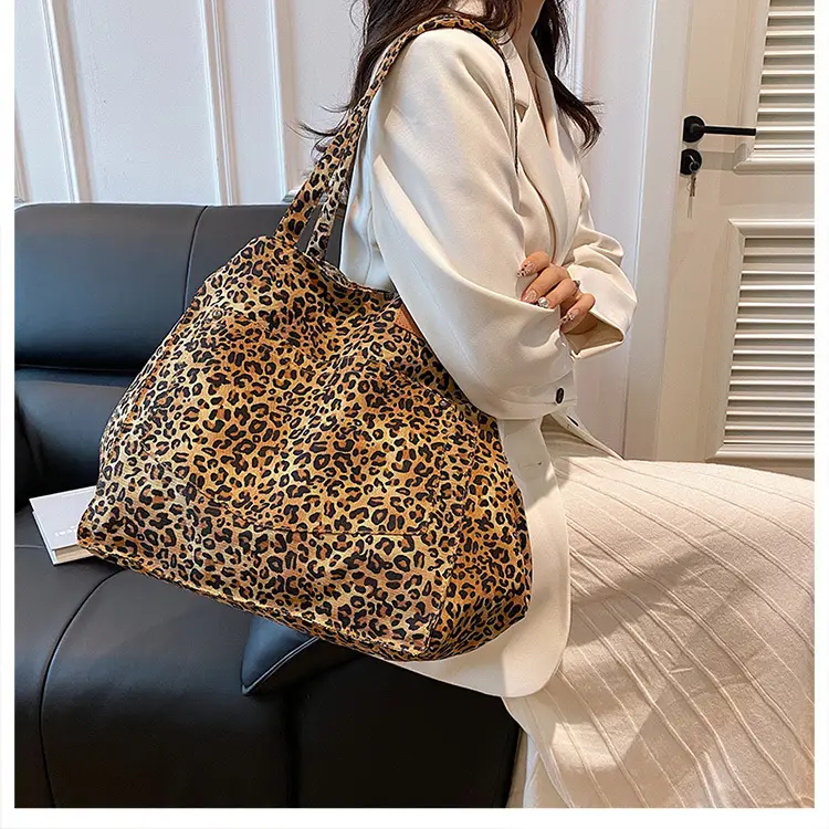 Leopard Print Women's Large Tote Bag 2024 — feature 9