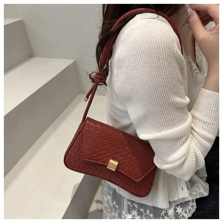 Women's Woven Pattern Shoulder Bag Small Square 2025 — feature 13