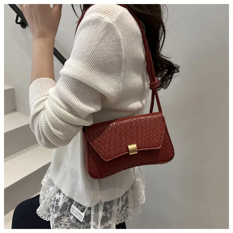 Women's Woven Pattern Shoulder Bag Small Square 2025 — feature 14