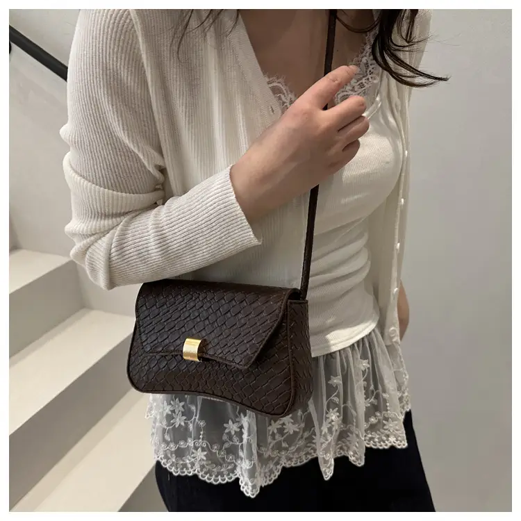 Women's Woven Pattern Shoulder Bag Small Square 2025 — feature 18