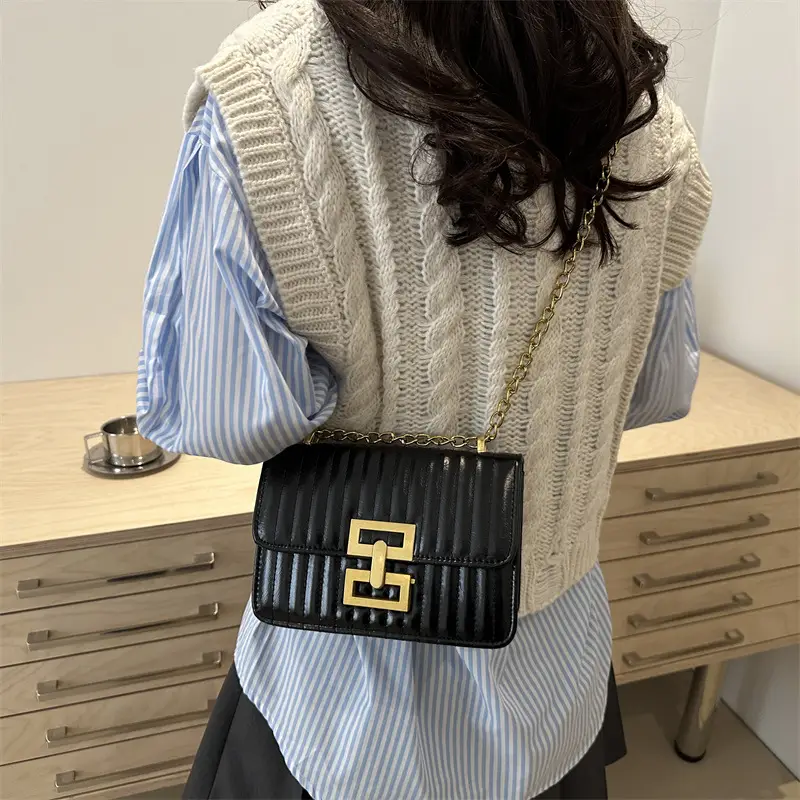 Pink Chain Shoulder Bag for Women 2025 - Image 7