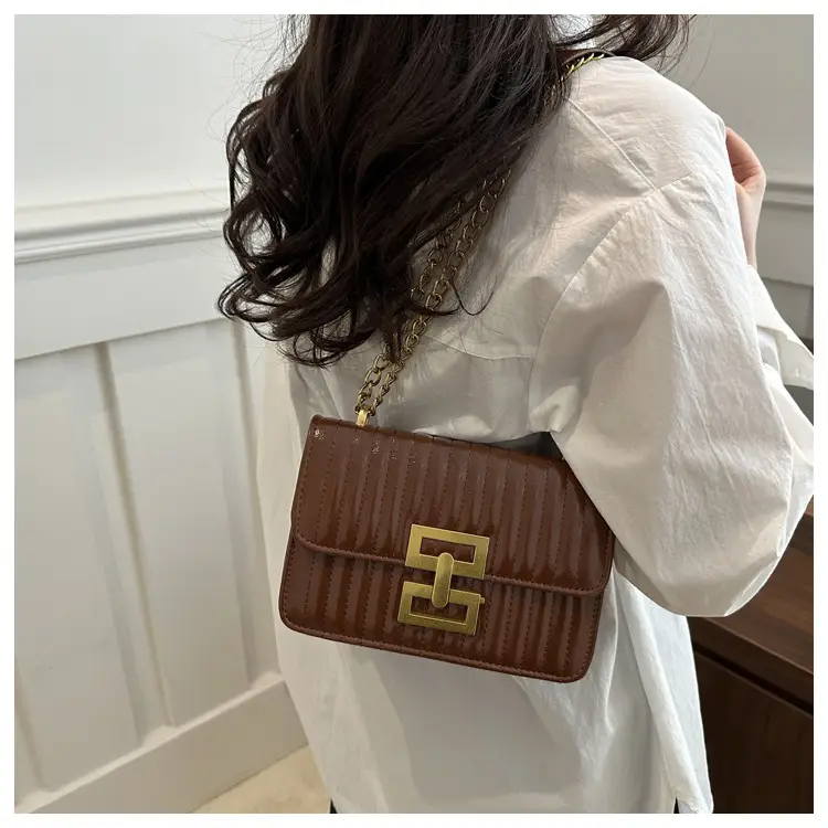 Pink Chain Shoulder Bag for Women 2025 — feature 11