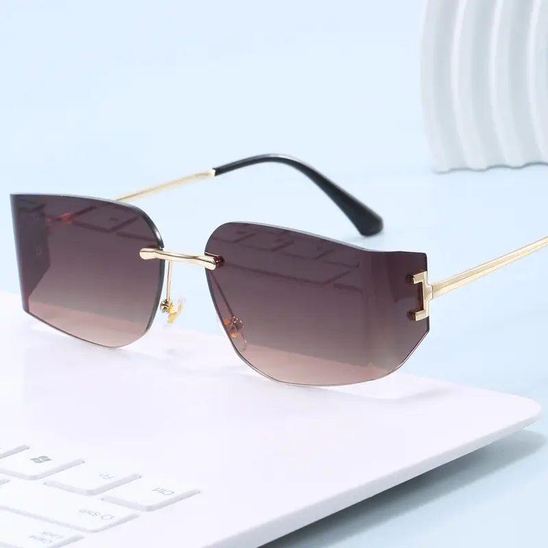 Women Pink Gradient Cut Edge Sunglasses - Image 5
