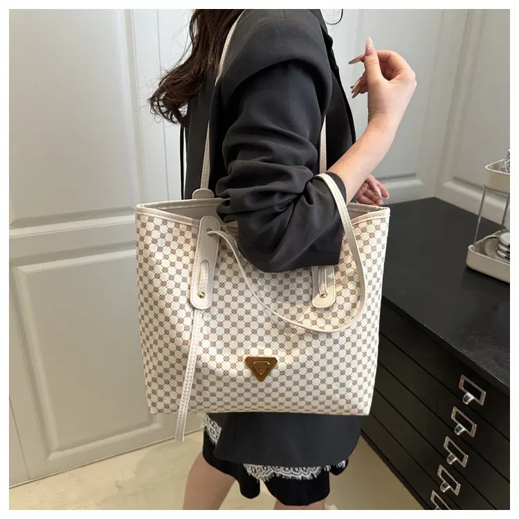 Trendy Checkered Shoulder Tote Bag 2024 Summer — feature 12