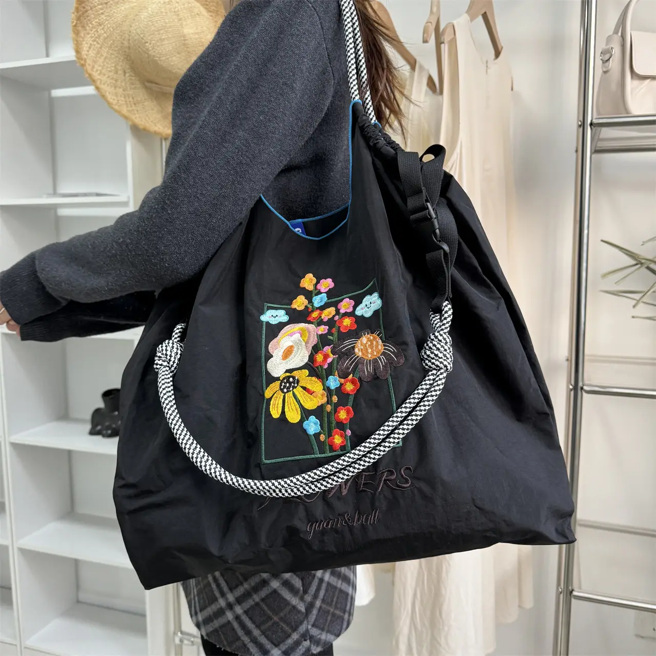 Flower Embroidered Large Capacity Shoulder Bag Women's - Image 23