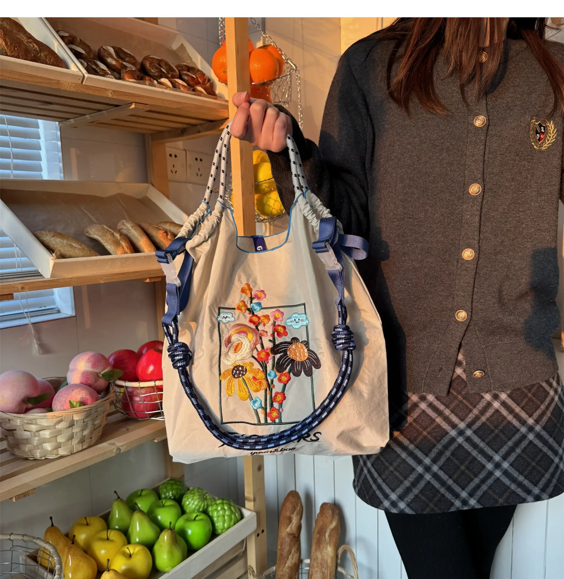 Flower Embroidered Large Capacity Shoulder Bag Women's — feature 14