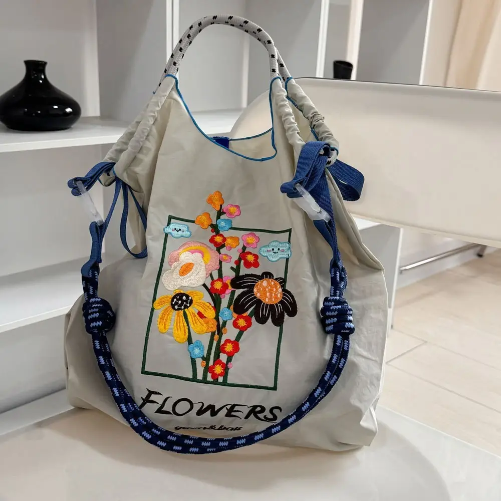 Flower Embroidered Large Capacity Shoulder Bag Women's — feature 17