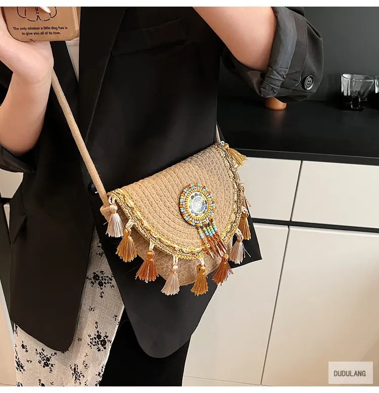 Cross-Border Straw Woven Shoulder Bag with Tassels — feature 9