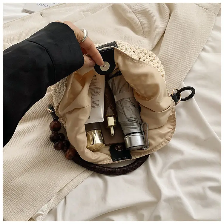 Women's Hollow Knit Beach Bag Large Capacity Wooden Handle — feature 10