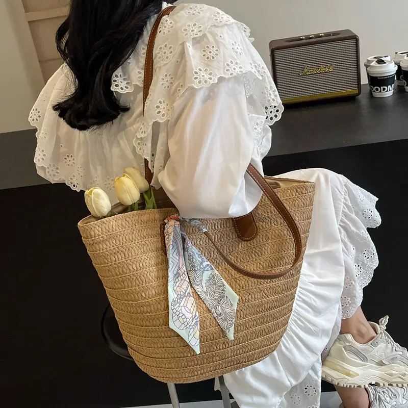 Women's Hollow Knit Beach Bag Large Capacity Wooden Handle