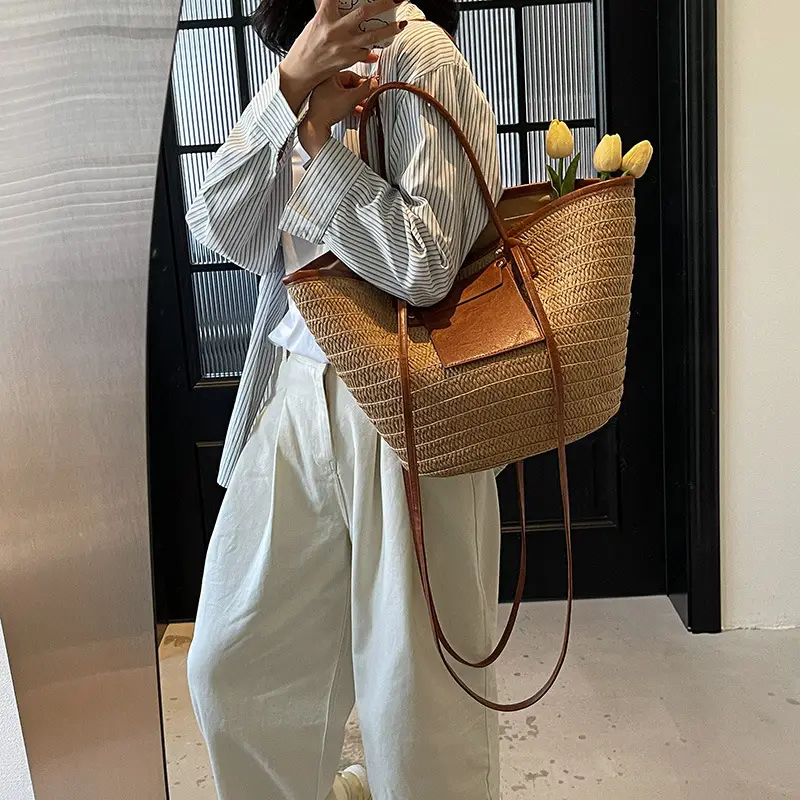 Women's Hollow Knit Beach Bag Large Capacity Wooden Handle