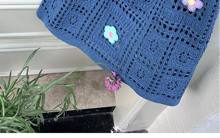 Blue Hollow Knitted Shoulder Bag for Women — feature 21