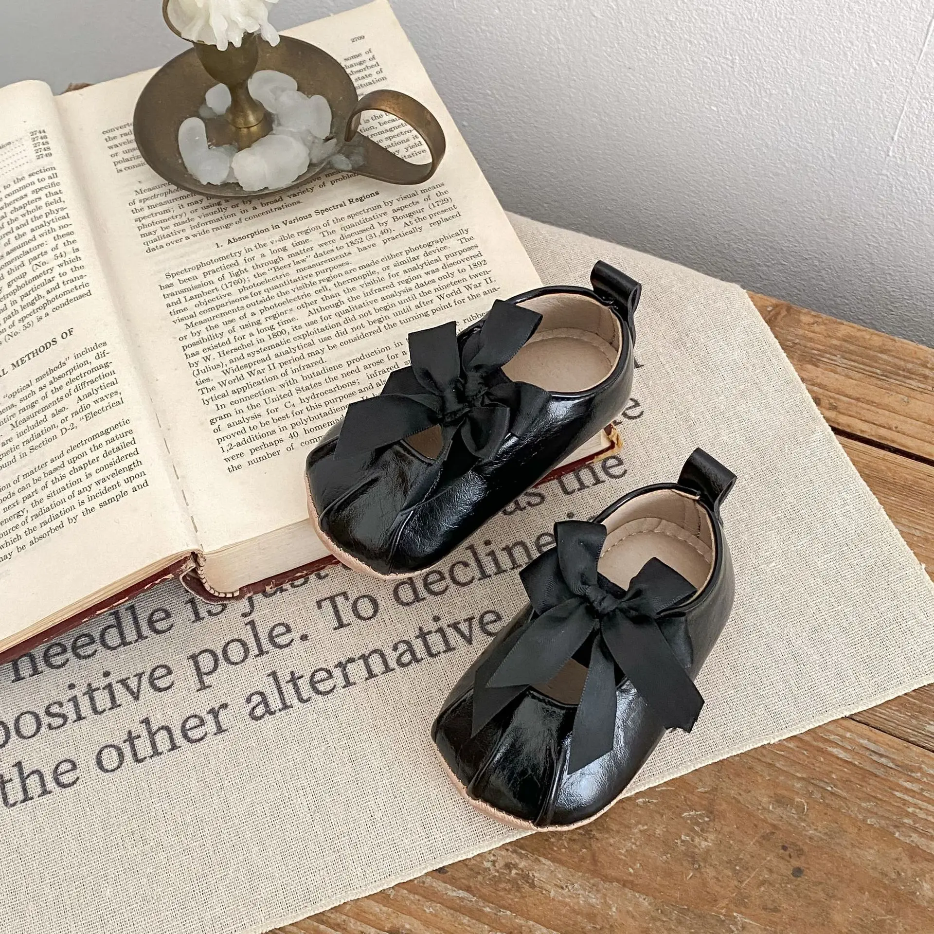 Silver Bow Baby Shoes for Toddler Girls — feature 7