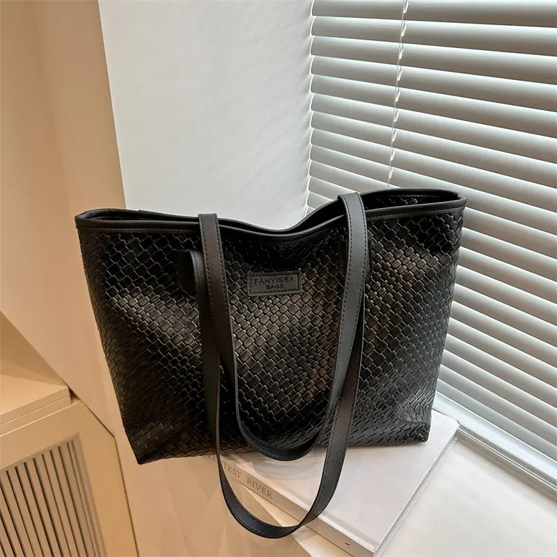 Black Woven Women's Large Tote Bag - Image 6