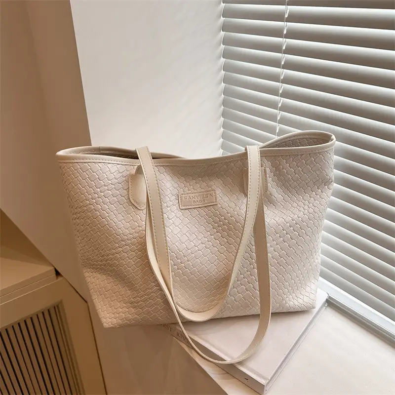 Black Woven Women's Large Tote Bag - Image 7