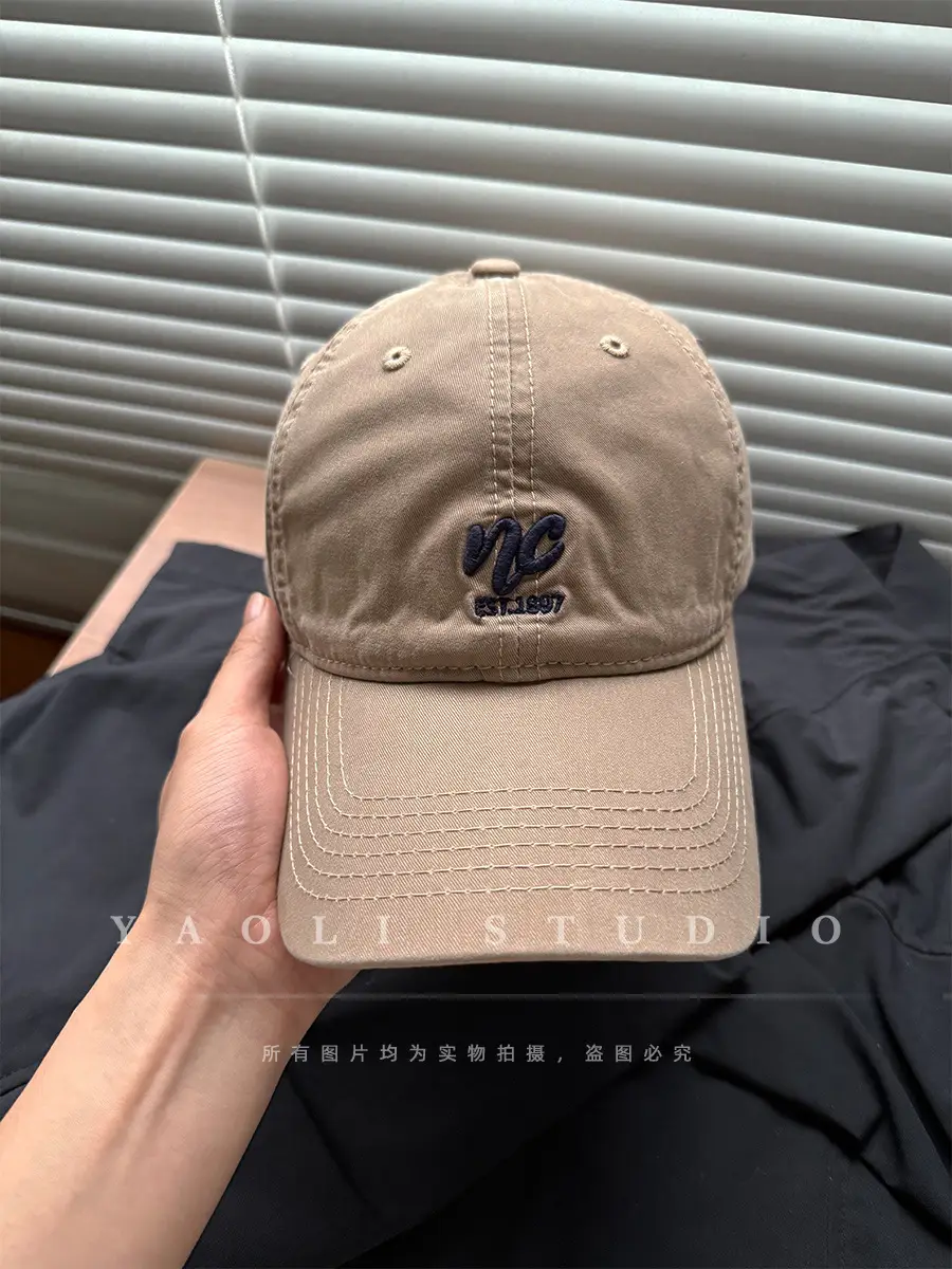 Red Embroidered Baseball Cap for Women 2026 Spring — feature 10