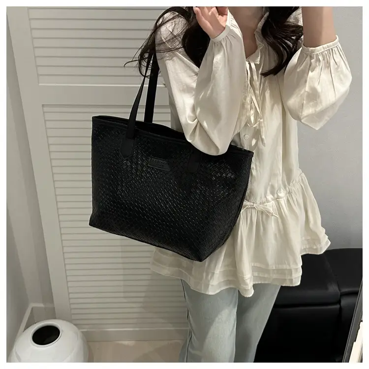 White Korean Style Tote Bag 2025 Summer New Niche Design — feature 17