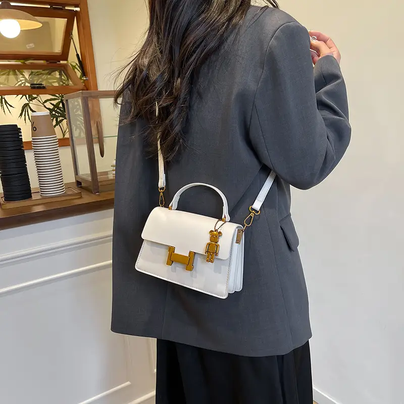 Women's Brown Leather Shoulder Crossbody Bag with Gold Clasp - Image 6