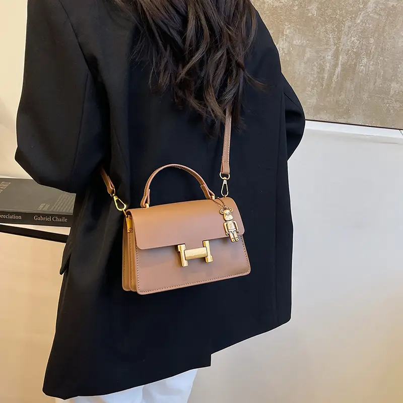 Women's Brown Leather Shoulder Crossbody Bag with Gold Clasp - Image 7