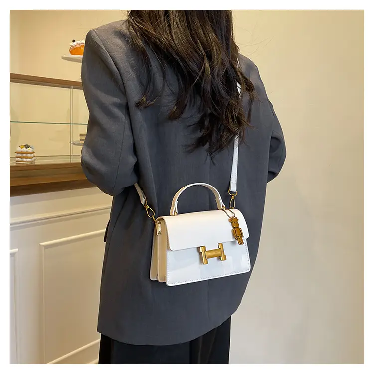 Women's Brown Leather Shoulder Crossbody Bag with Gold Clasp — feature 12
