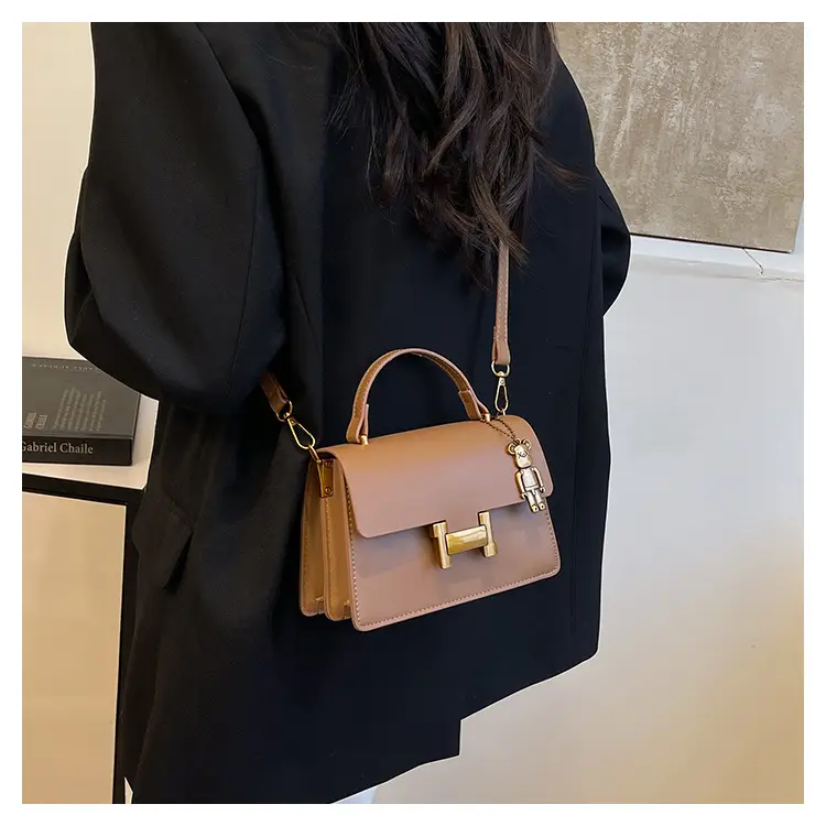 Women's Brown Leather Shoulder Crossbody Bag with Gold Clasp — feature 17