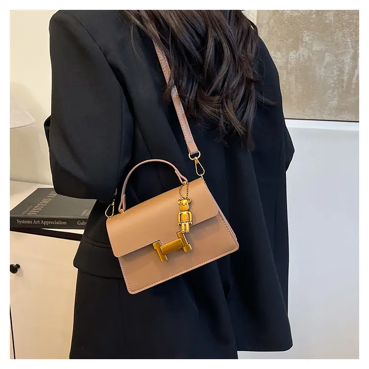Women's Brown Leather Shoulder Crossbody Bag with Gold Clasp — feature 18