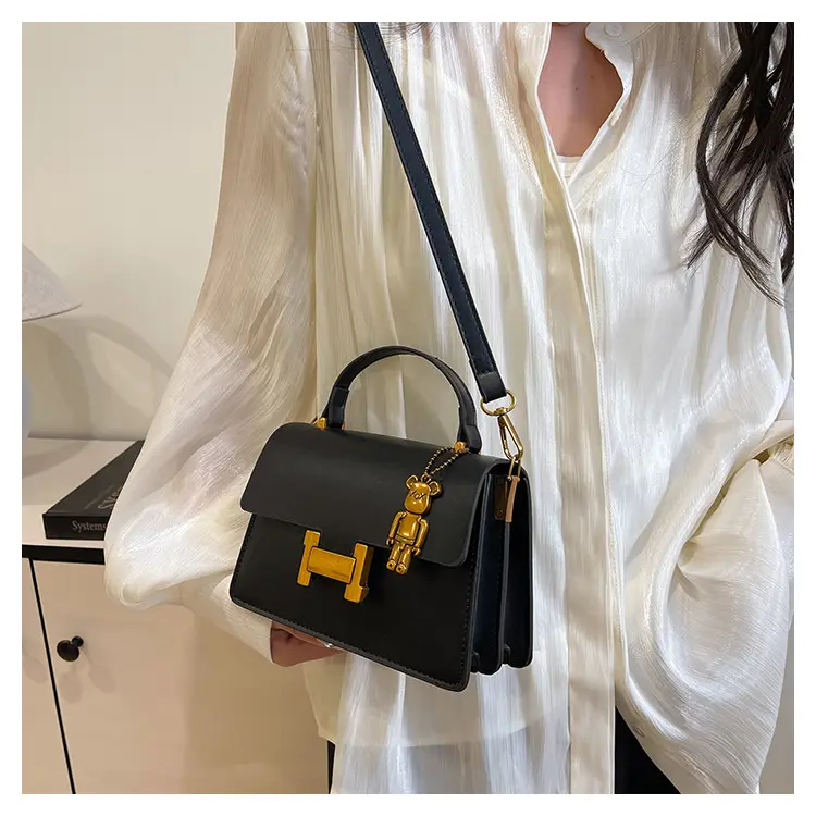 Women's Brown Leather Shoulder Crossbody Bag with Gold Clasp — feature 21