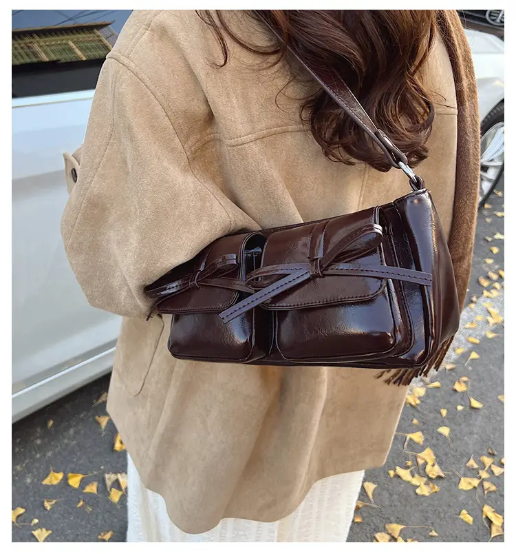 Red Bow PU Leather Crossbody Bag for Women — feature 2