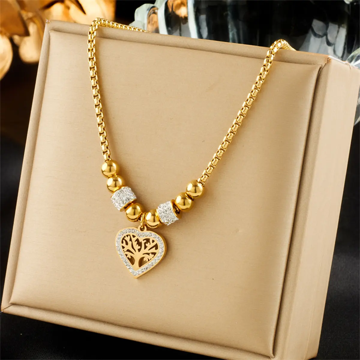 Gold Heart Clavicle Necklace with Round Beads & Diamonds β feature 3