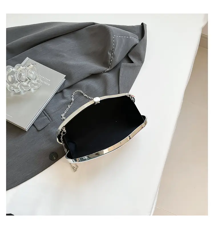 Women's Silver Mirror Sunglasses Crossbody Bag — feature 7