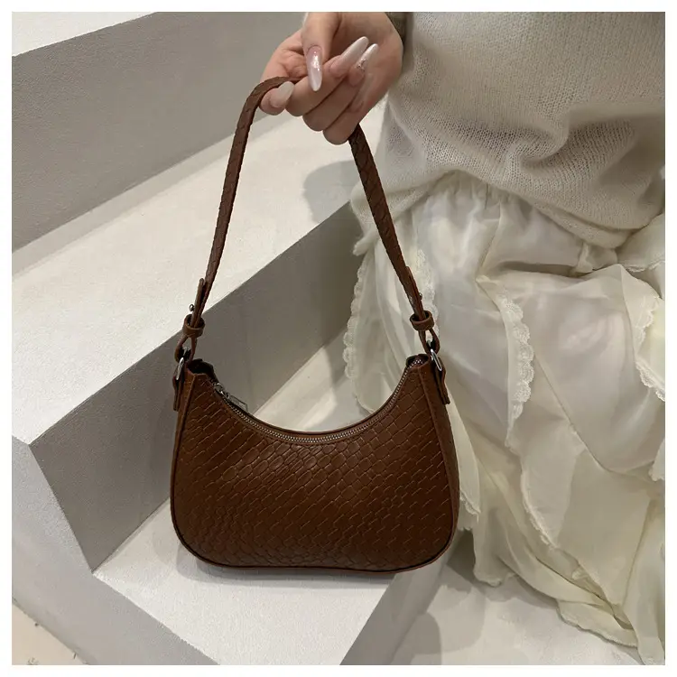 Black Woven Underarm Bag for Women Spring 2025 — feature 15