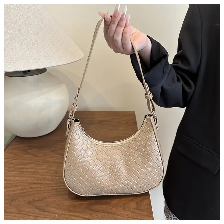 Black Woven Underarm Bag for Women Spring 2025 — feature 21