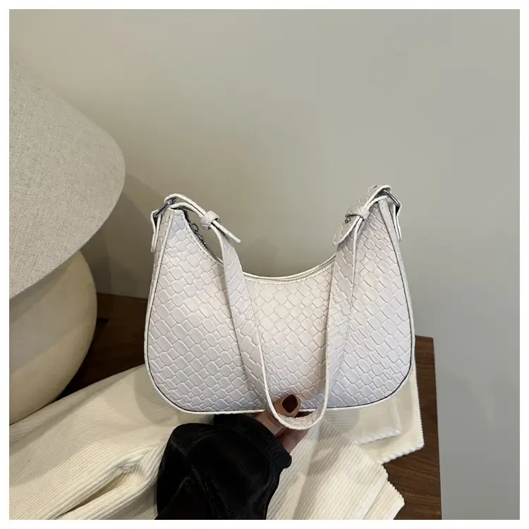 Black Woven Underarm Bag for Women Spring 2025 — feature 29