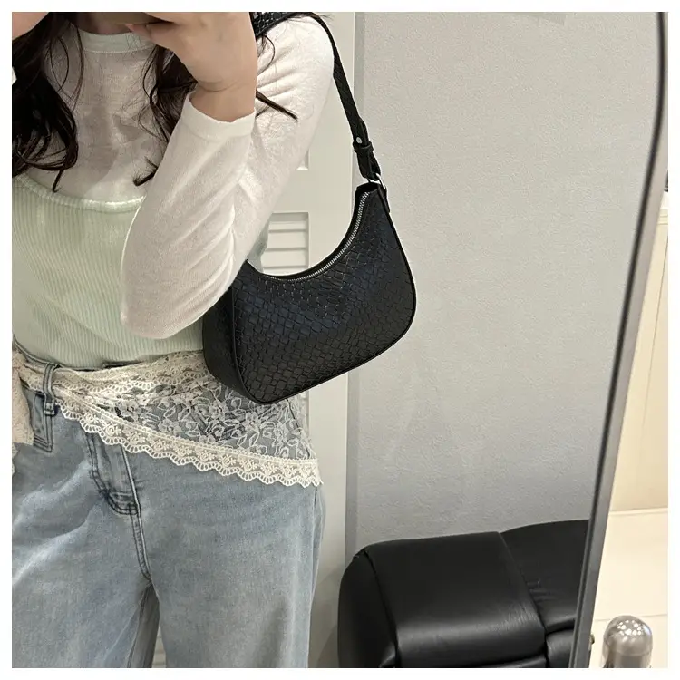 Black Woven Underarm Bag for Women Spring 2025 — feature 7