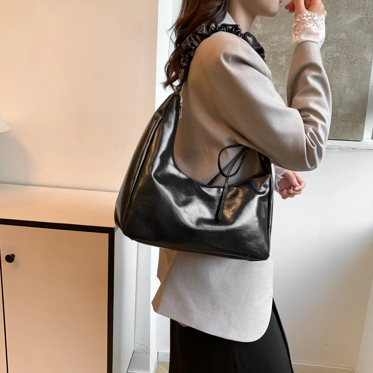 Silver Korean Minimalist Shoulder Bag 2025 New Model - Image 7