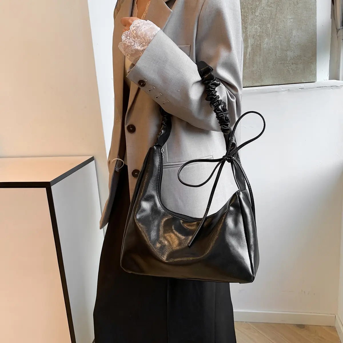 Silver Korean Minimalist Shoulder Bag 2025 New Model — feature 11