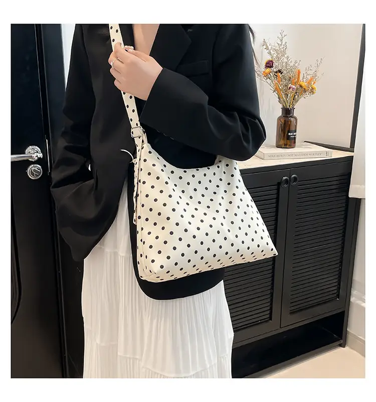 Women's Korean Fashion Fresh Hand Tote Bags 2025 Spring New Large Capacity — feature 10