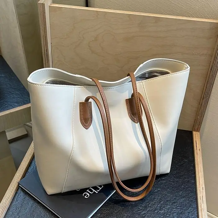 Black Leather Tote Bag for Women 2026 - Image 7