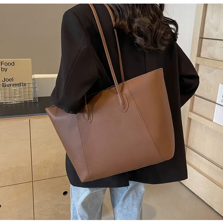 Black Leather Tote Bag for Women 2026 — feature 15