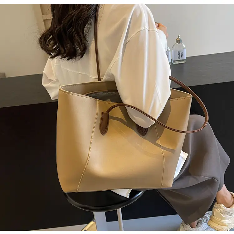 Black Leather Tote Bag for Women 2026 — feature 23