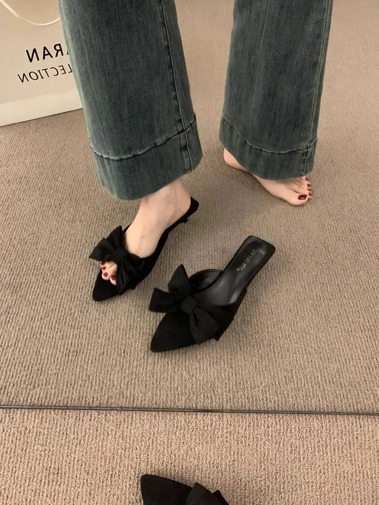 Summer Outdoor Wear 2026 New Suede Sandals French Retro Bow Open-Toe Pointed Toe Kitten Heel Slippers for Women — feature 3