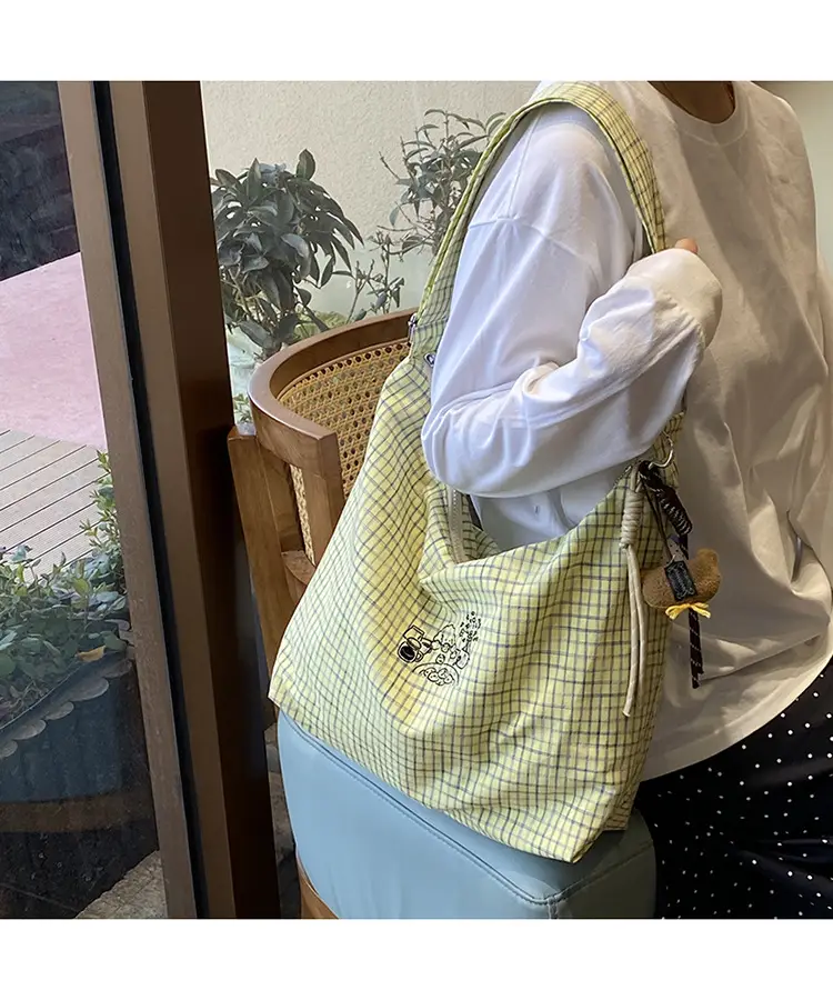 Vintage Plaid Shoulder Bag Women's Fashionable Lazy Windsurfing Cloth Bag Crossbody Casual Large Capacity Commuter Tote Bag — feature 11