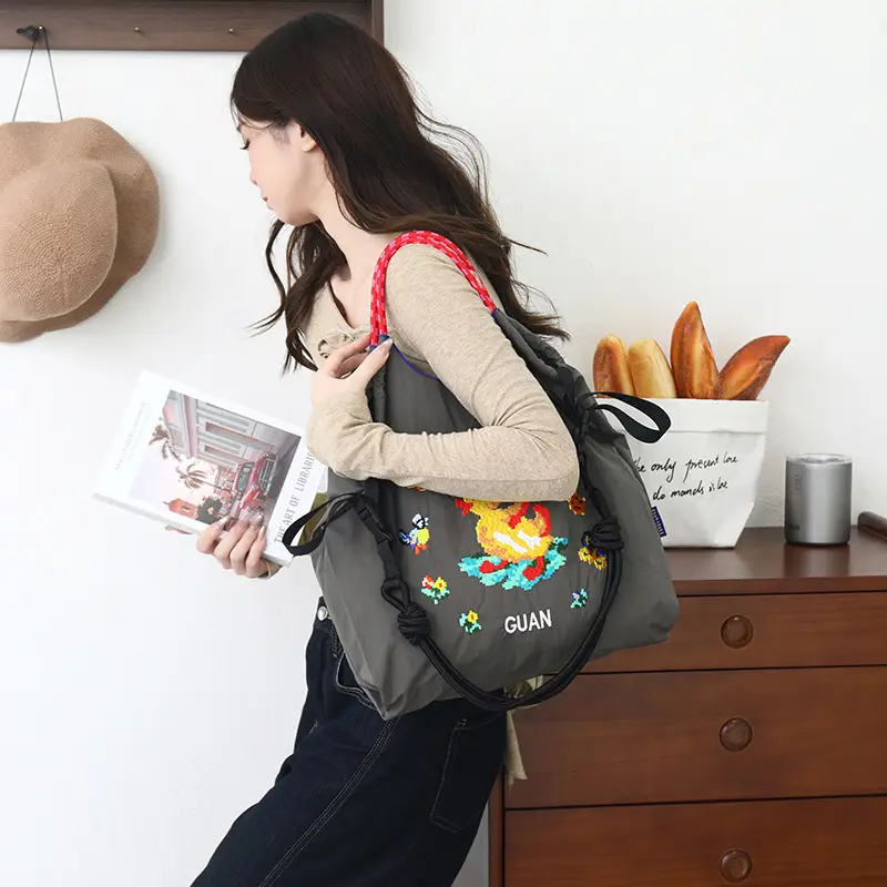 2025 Embroidered Shoulder Bag with Duck Design Large Capacity Canvas — feature 17