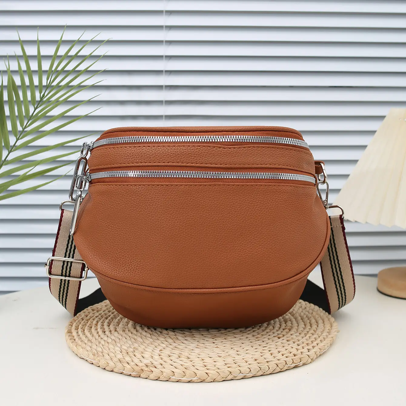 2025 Spring Women's Western Style Shoulder Bag with Wide Strap - Image 3