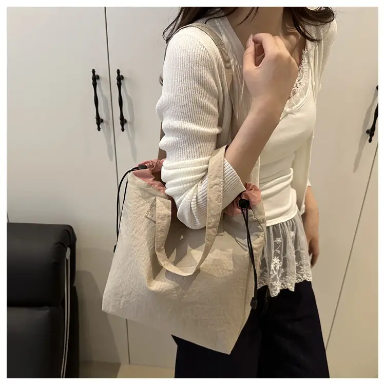 Women's Contrast Color Canvas Shoulder Bag 2025 Spring Summer — feature 13